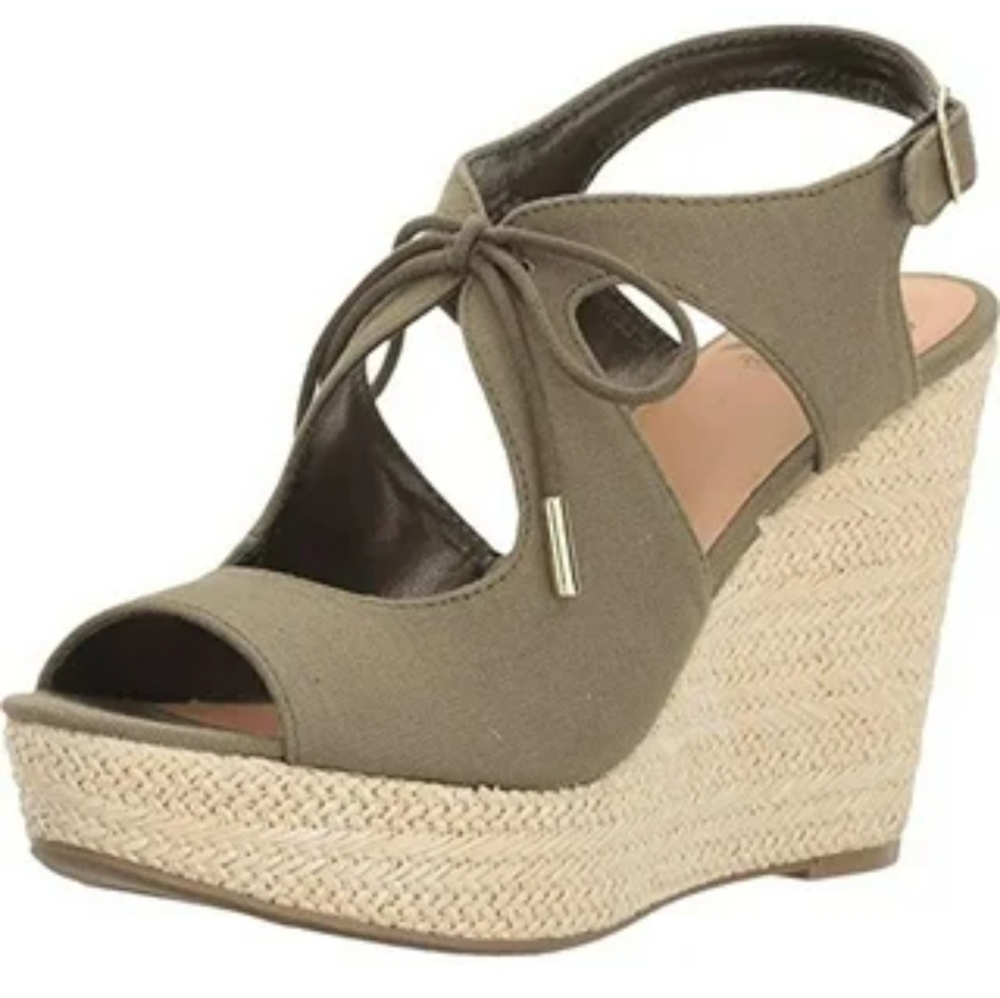 Fergie Fergalicious Vicki Moss Platform Wedge